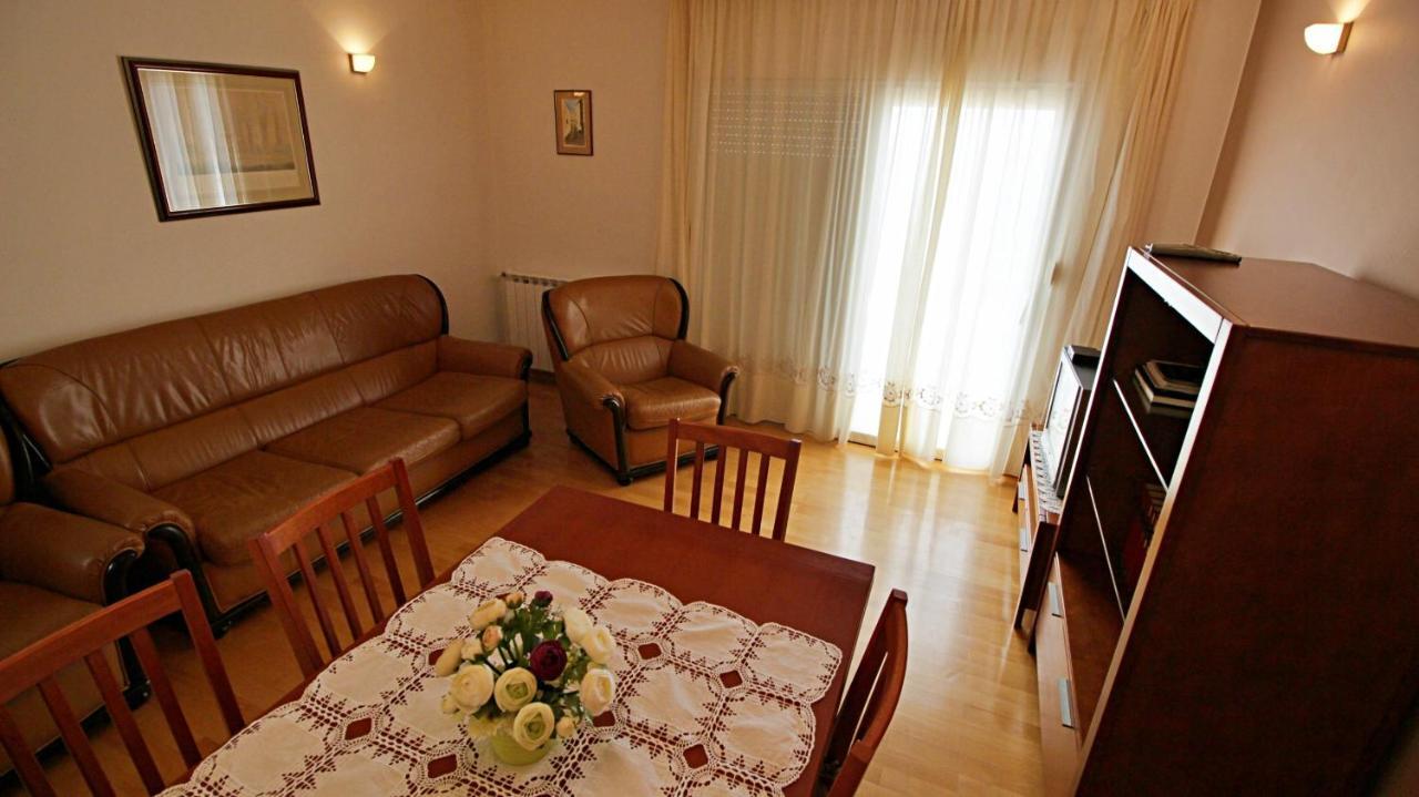 Apartment Ora Омиш Экстерьер фото