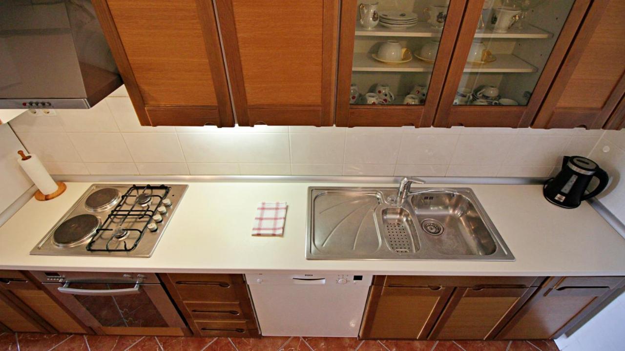Apartment Ora Омиш Экстерьер фото