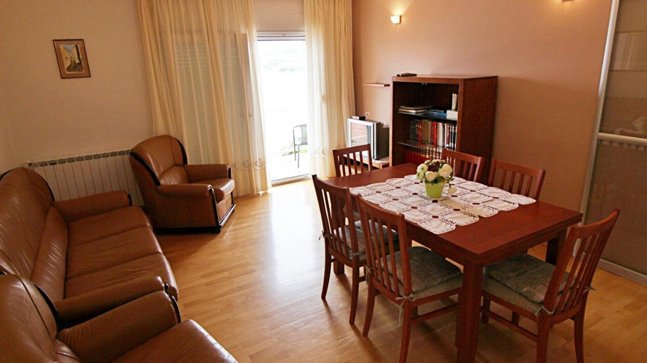 Apartment Ora Омиш Экстерьер фото