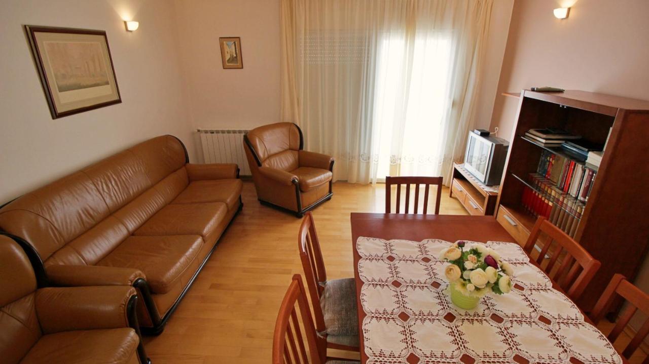 Apartment Ora Омиш Экстерьер фото