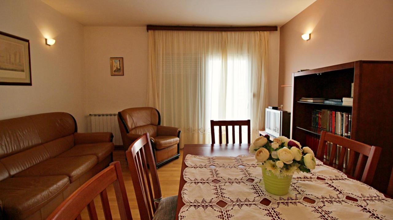 Apartment Ora Омиш Экстерьер фото