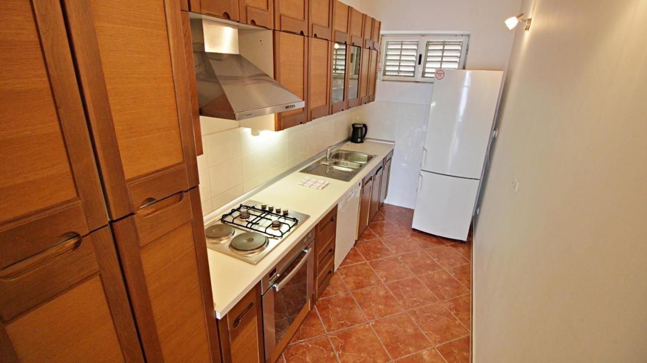 Apartment Ora Омиш Экстерьер фото