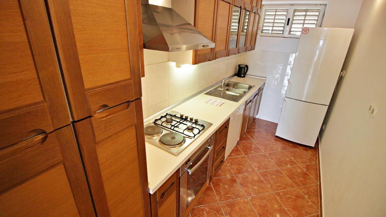 Apartment Ora Омиш Экстерьер фото